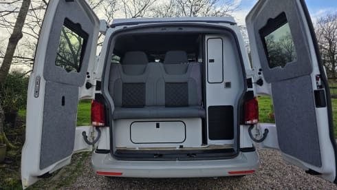 'Cow' Parsley – VW-Campingbus mit 4 Schlafplätzen