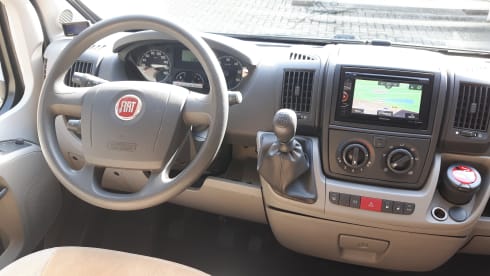 Neat, complete and comfortable family camper