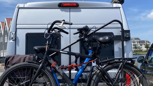 Igor – Tough Luxury Pössl/Clever campervan 2+1p Off-grid