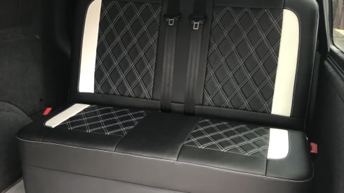 T32 r – Transporter l w b pop top with bed 