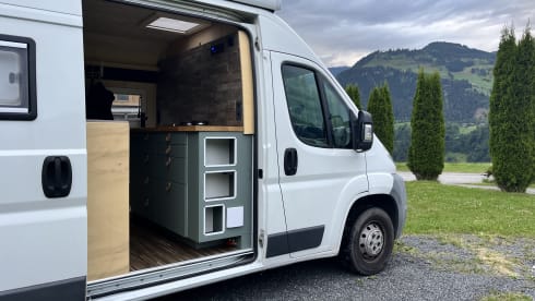 Monti – On an adventure with our converted camper bus!