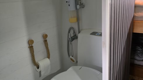 Samuel – Ford-Bus mit 3 Schlafplätzen aus dem Jahr 2013