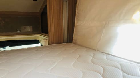 LUXURY AHORN CANADA, length beds and pull-down bed, ideal for families and seniors