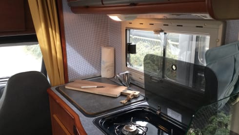 “Star” – Compact semi-integrated motorhome
