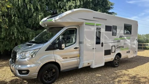Sierra Nevada – BRAND NEW 4 Berth Roller Team Zefiro 696 (2025) Manual