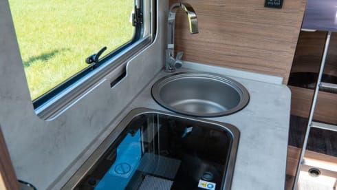 enjoycamper2 – KNAUS VAN TI 650 MEG PARTIALLY INTEGRATED TOP EQUIPMENT IDEAL FOR COUPLES