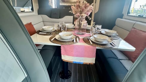 Mobilhome Op Sjok – Familievriendelijke Mobilhome – RollerTeam 274 TL Ruim Comfortabel (4p)