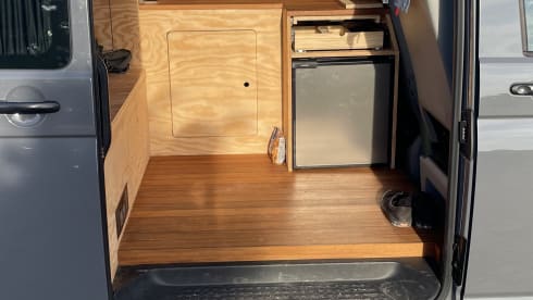 2p Volkswagen bus uit 2012