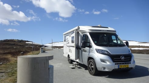 Beemster 7 – Hymer, 2 person camper, automatic with many options
