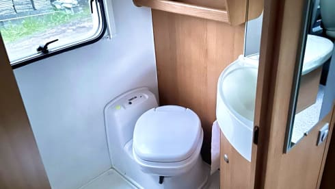 Mooie en comfortabele Weinsberg camper 