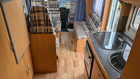 Molly – Molly: Vintage Mercedes Style, Modern Comfort