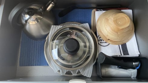 Dreamer – Dreamer D55 UP: pop-up roof, 4 beds, private bathroom and shower!