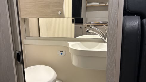 4p Peugeot bus uit 2021