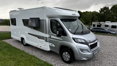 GO-VORNY – 6 berth Peugeot semi-integrated from 2021 free WI-FI 