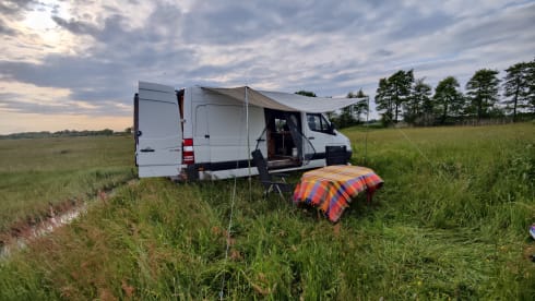 Atmospheric Mercedes-Benz bus camper 2 person "My Benz"