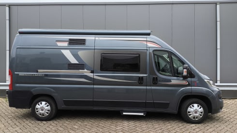 2p Pössl for 2 luxury bus camper e-bike carrier