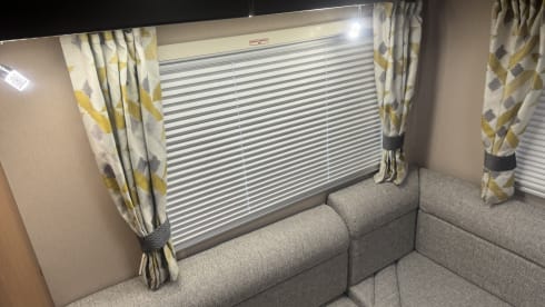 carrie the camper  – modern 6 berth camper 4 belts start your adventure now 