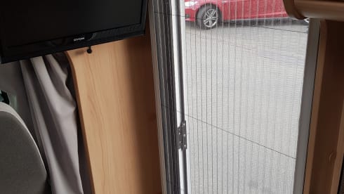 Nice handy camper for 5 to 6 people for rent