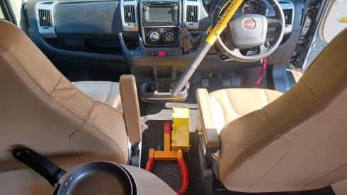 Liz – 4 berth Burstner Motorhome with Gasflow system and solar panels