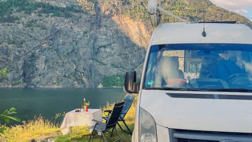 Horizon – Adventurous off-grid campervan, solar power, Nespresso (winter-proof)