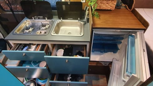 Cozy, very complete bus camper