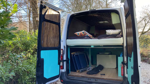 Ed – Stylish self-built camper L3H2