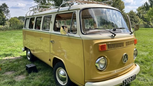 De Bus – 2p Volkswagen campervan from 1980