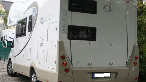 Spacious family camper for rent