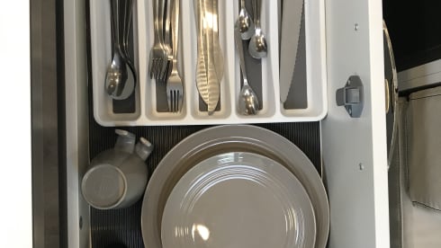 Luna de Plata – Fully equipped, state-of-the-art box van