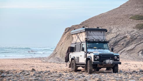 The Silver Bullit – Land Rover Defender (NL) 4x4 One-of-a-kind Custom made Offroad camper