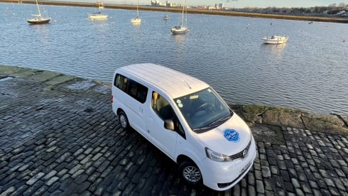 Milo – modern super cosy Left HD. - insurance included in price  !