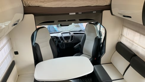 Millie – Spacious beautiful family mobile home 5 people (Driver's license B) 170 HP