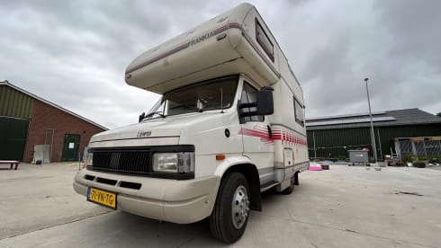 Last minute (-20%): Nice and complete camper for rent!