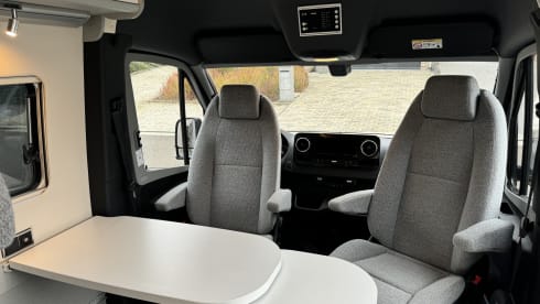 4p Hymer bus from 2024