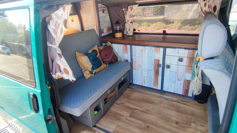 Ted – Nice Volkswagen T4 Westfalia for 3 people