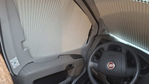 De Vrijbuiter – 2p Bürstner halbintegriert ab 2011