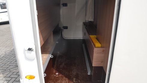 Burstner Argos 6 sleeps 6 seats.