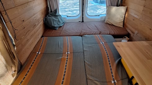Bruno – 2p Ford bus uit 2002