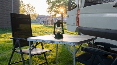 Horizon – Adventurous off-grid bus camper, fully equipped (length bed)