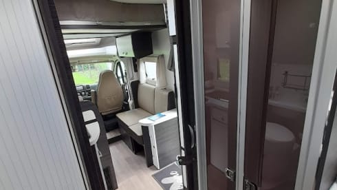 Spacious 5-person mobile home Benimar Mileo 263, from 2021