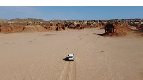 Theresa – Adventurous 4x4 camper with tent