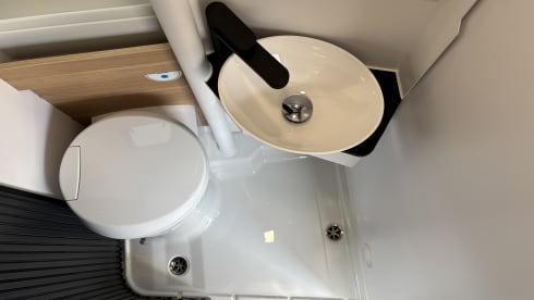 Adria Twin 640 SGX Supreme D AUTOMATIC