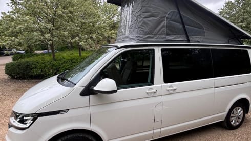 Dame Judy – 4 berth Volkswagen campervan from 2024