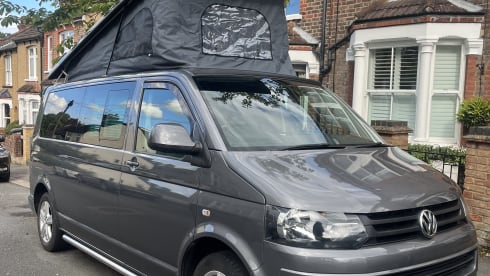 Jude – 4 berth Volkswagen LWB Campervan 2014 New Conversion 