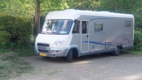 Hymie – Camping-car Hymer 4 places intégré depuis 2007