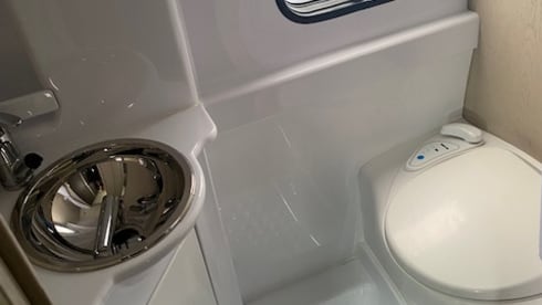 Horus Sun Seeker – Rimor Lux 4 berth Camper