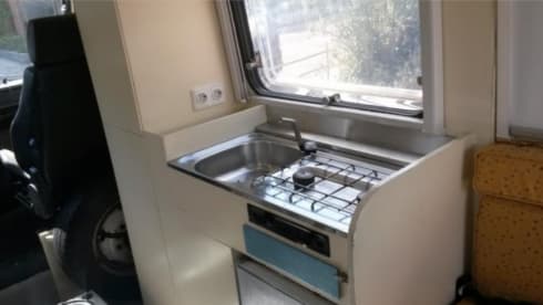 Буран = BURAN = sneeuwstorm 😃 – Abenteuerlicher Buscamper & Oldtimer Fiat 242 für die ganze Familie 😃