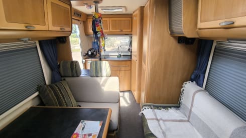 B544 – 6-seater Hymer integrated from 1999