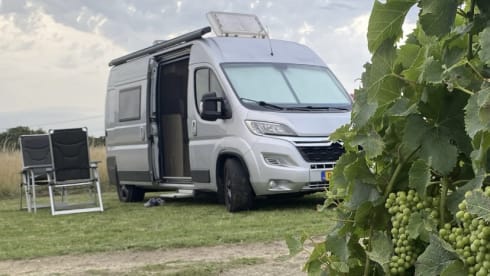 Igor – Tough Luxury Pössl/Clever campervan 2+1p Off-grid