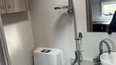 GO-VORNY – 6 berth Peugeot semi-integrated from 2021 free WI-FI 